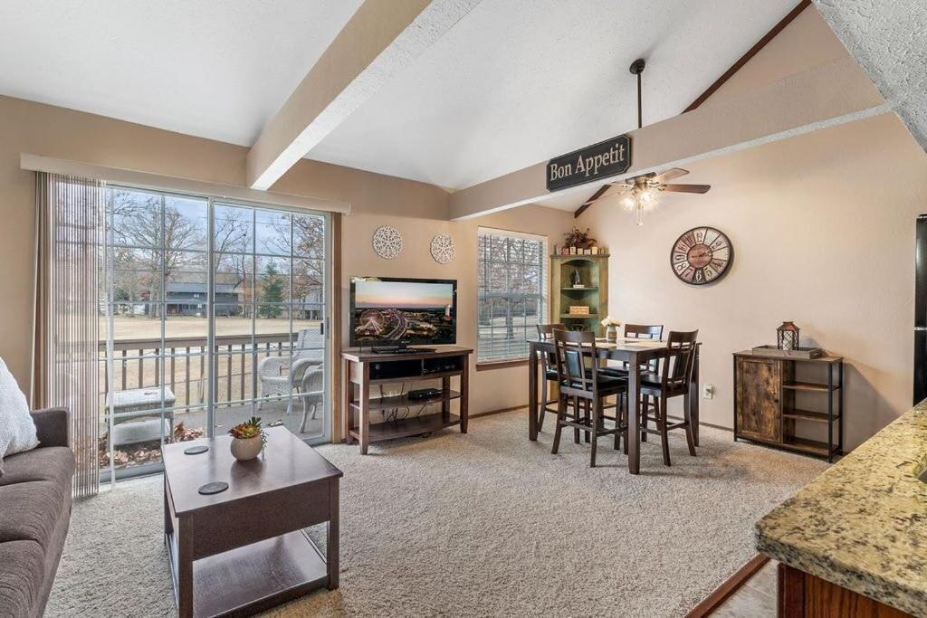 2 Bed 2 Bath Fall Creek Condo Брэнсон Экстерьер фото